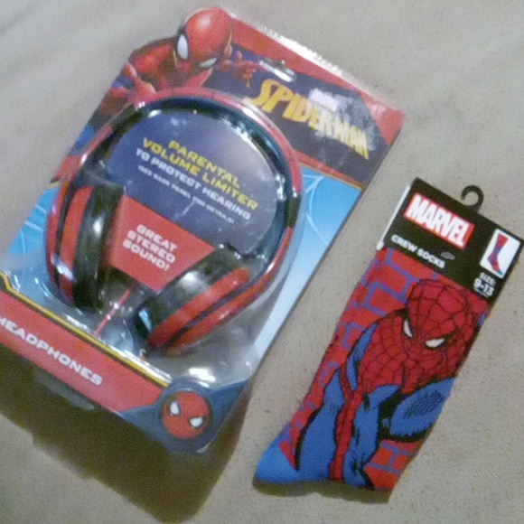 Spider-Man Headphones & Sucks Kids - Picture 6 of 7